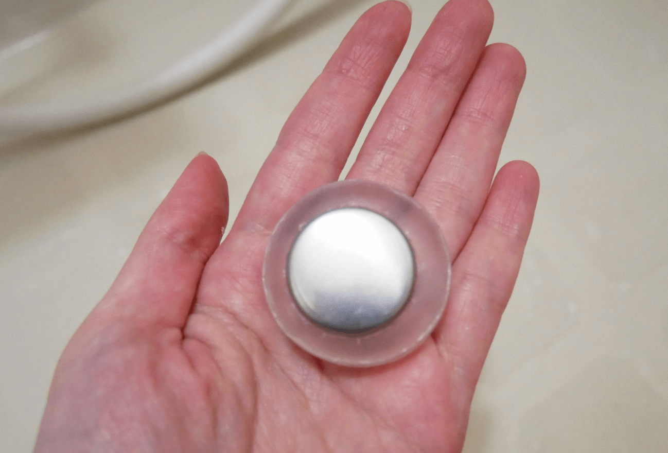 ダルトンのソープホルダーに王冠を付ける